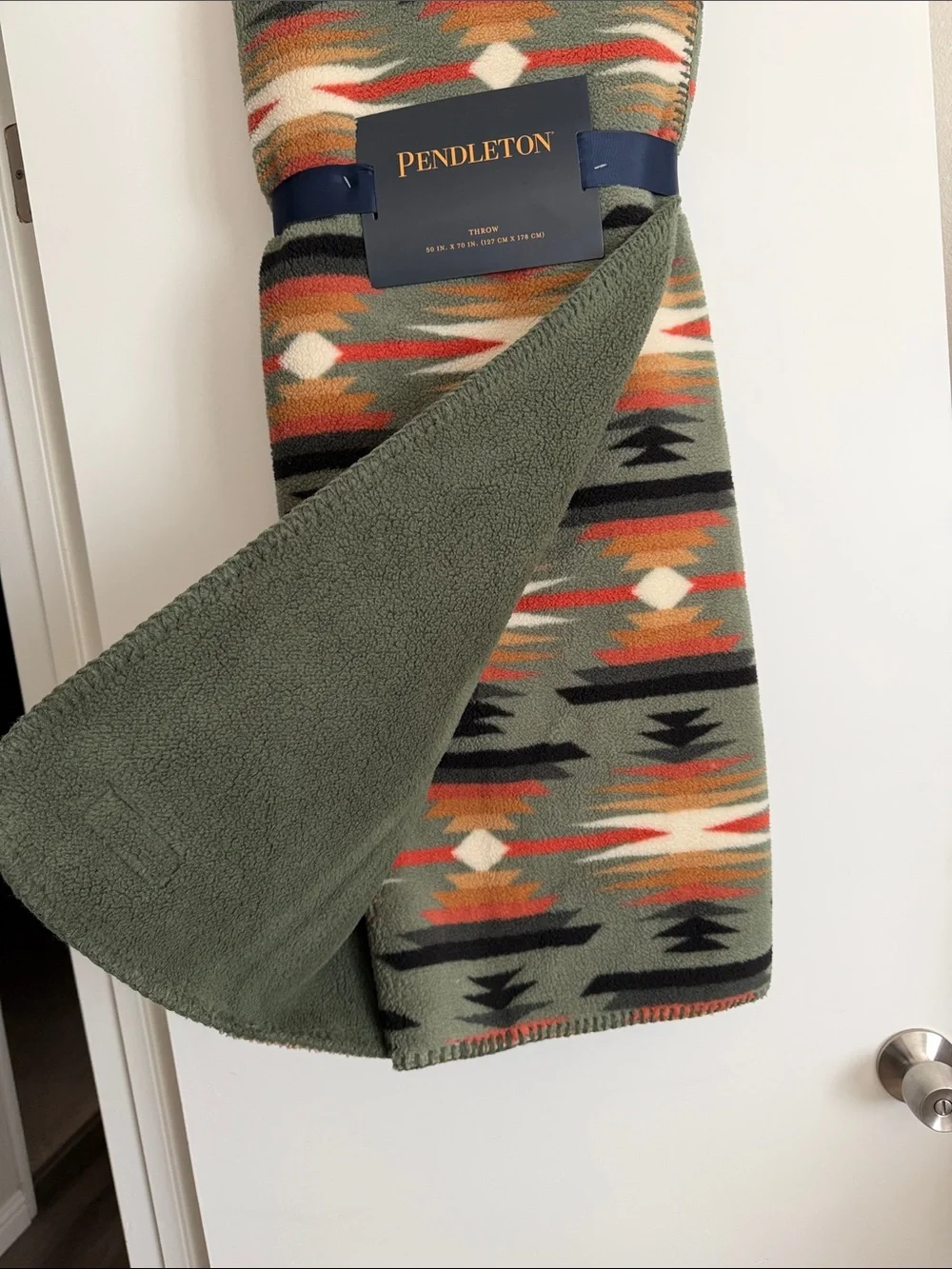 NWT Pendleton Throw Blanket